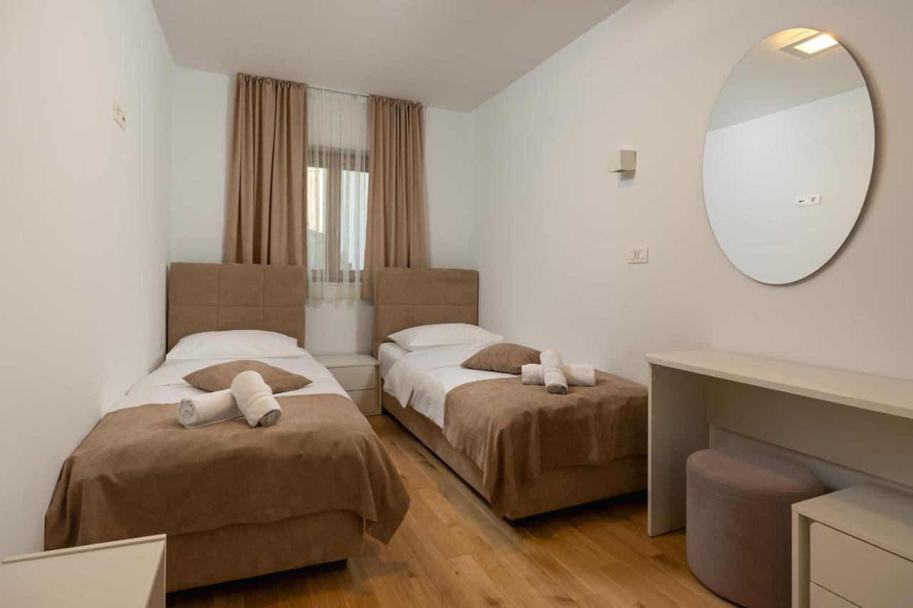 Apartments Lea โปดสตรานา ภายนอก รูปภาพ