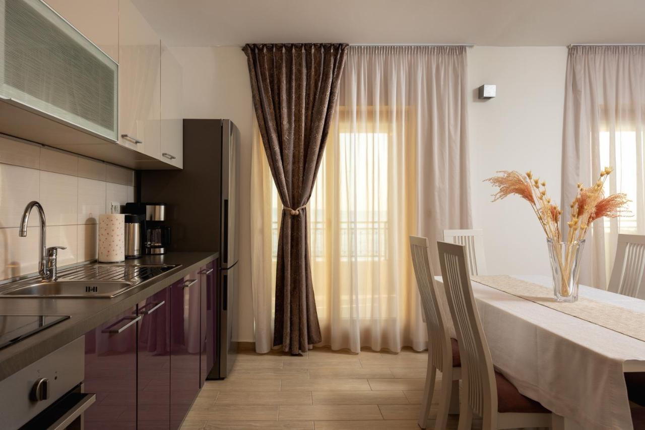Apartments Lea โปดสตรานา ภายนอก รูปภาพ